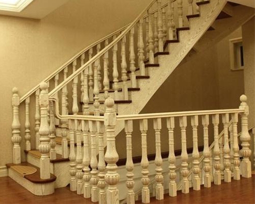 阿拉尔别墅楼梯